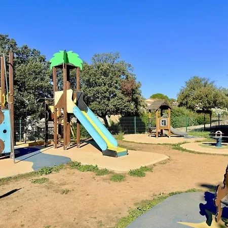 Nyaraló Au Petit Bonheur *