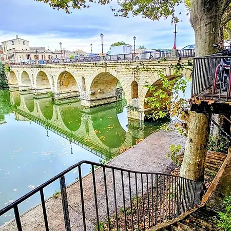 Au Petit Bonheur Hébergement de vacances Calvisson