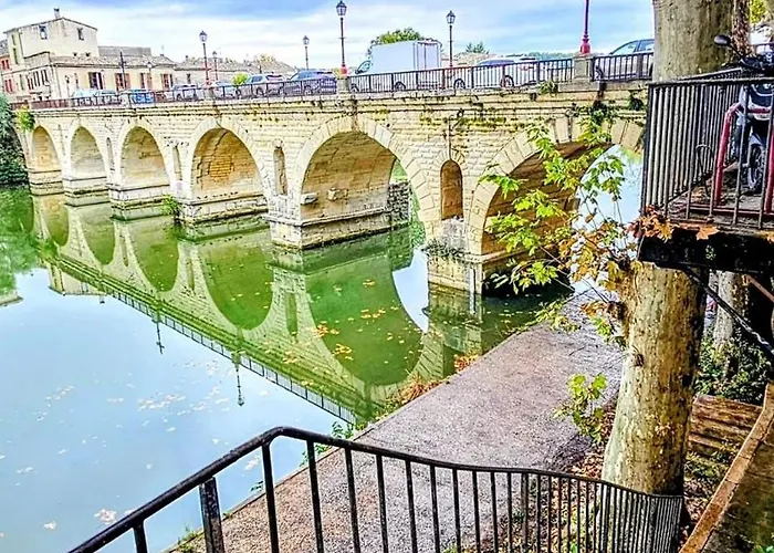 Au Petit Bonheur Tatil Evi Calvisson